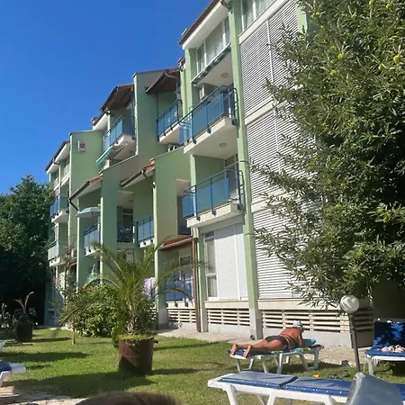 Обзаведен Двуспален Апартамент С Веранда И Басейн Apartamento
