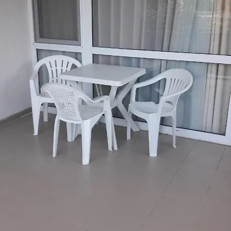 Обзаведен Двуспален Апартамент С Веранда И Басейн Apartamento